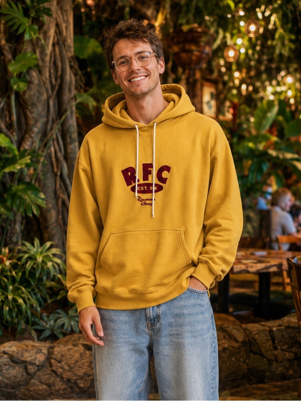 Vintage Downtown Disney Rainforest Cafe Men’s Large RFC Embroidered Hoodie
